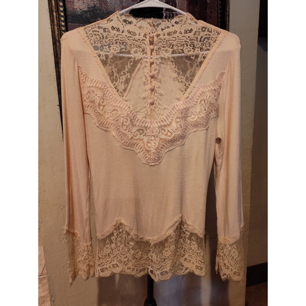 Venus Light pink Victorian sweater accented with Lace vintage size medium